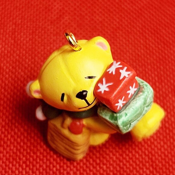 Hallmark Christmas Ornament Love To Shop 2005 Forever Friends Miniature Collecto - Picture 5 of 12